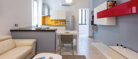 Apartment, 1 Queen-Bett und Schlafsofa | Wohnbereich