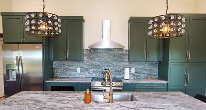 Welcome to FarRhode Stable! A new, charming, 3 bedroom, 2-bathroom luxury condo perched above a beautiful barn. You will feel like a true Kentuckian with the gorgeous views of horses, cattle, donkeys, & even ducks! Book now for a perfect stay!