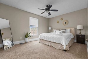 4 bedrooms, desk, iron/ironing board, travel crib