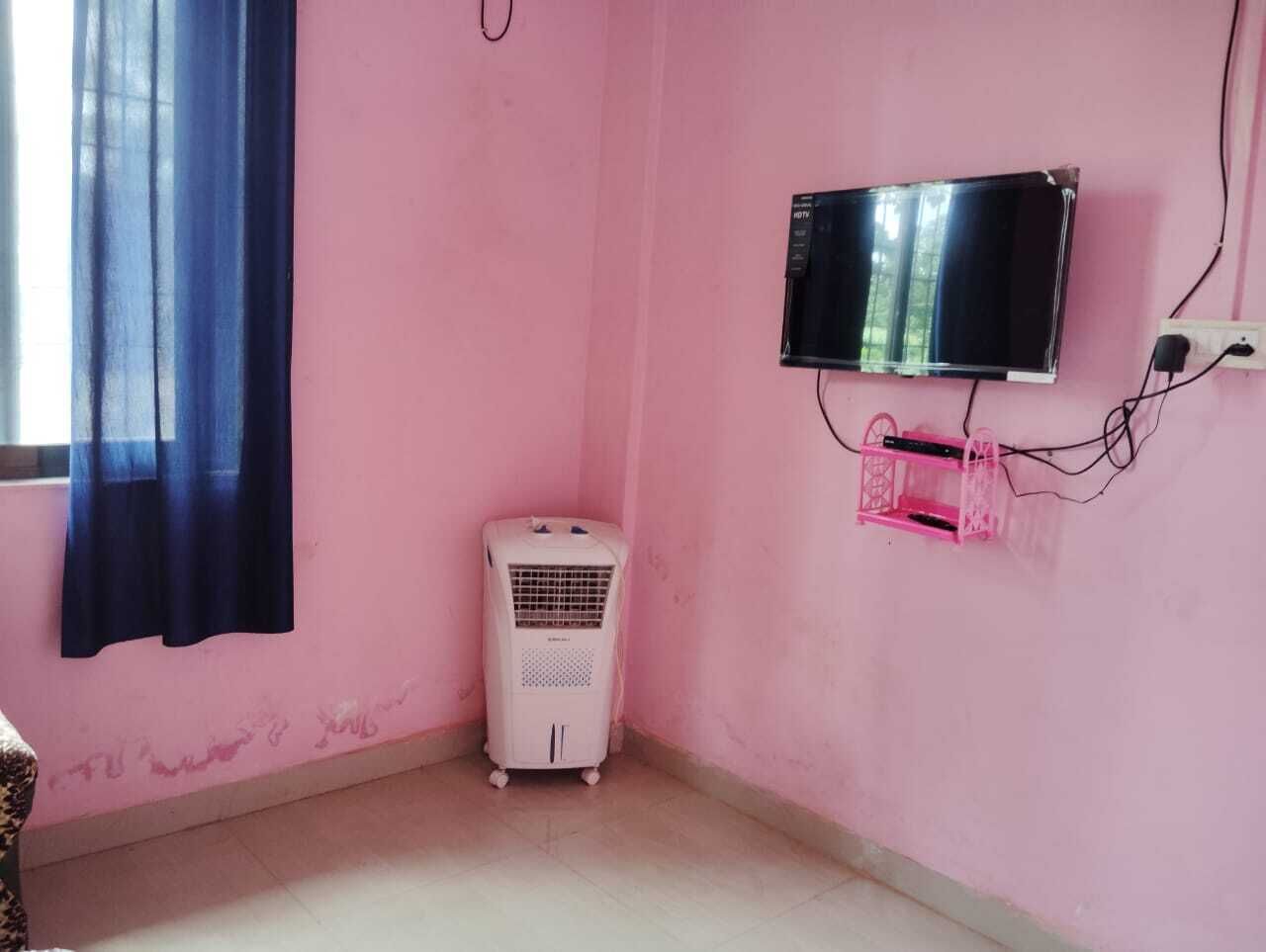 Standard Room | Rollaway beds, free WiFi, bed sheets