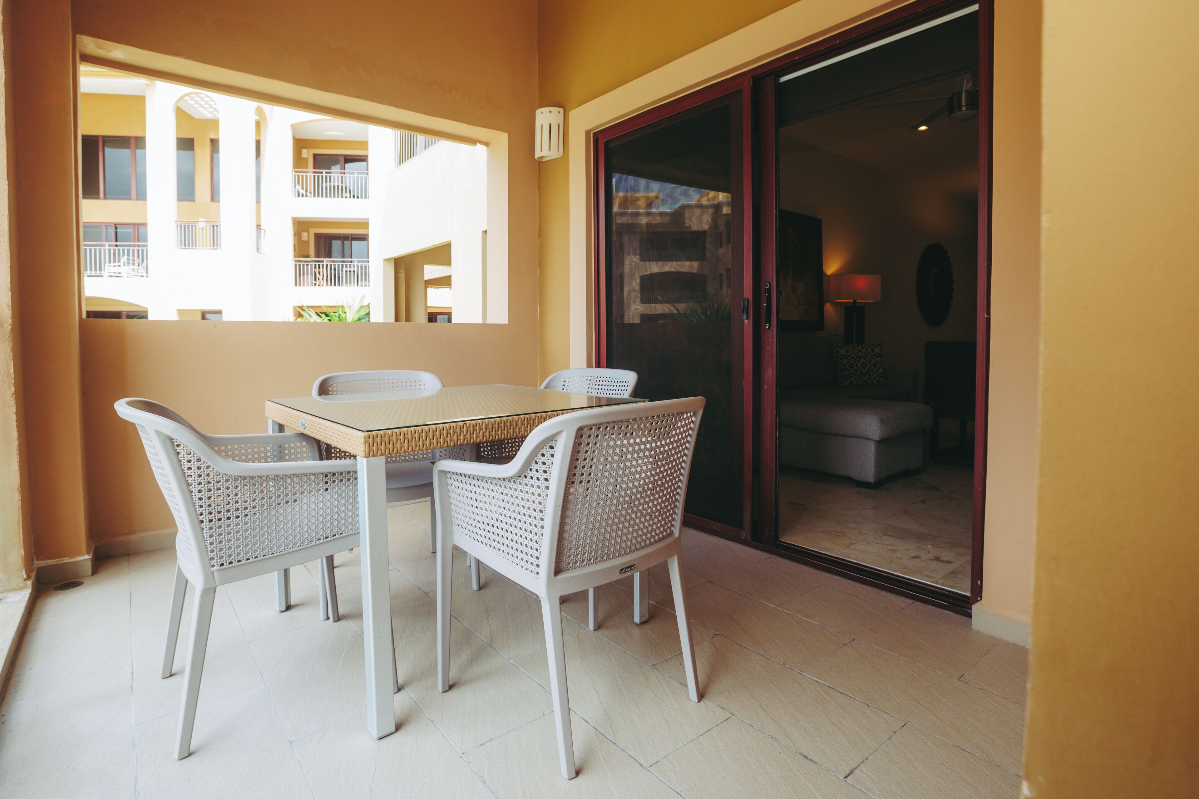 豪華公寓, 泳池景 | 陽台