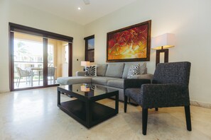 豪華公寓, 泳池景 | 客廳