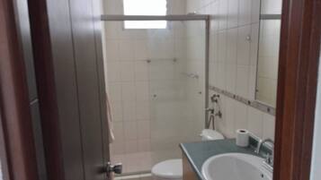 Asrama Umum, 3 kamar tidur, akses difabel, Boleh Merokok | Kamar mandi