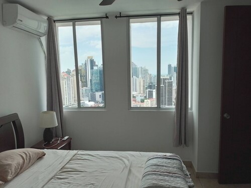 Room-room in El Cangrejo Panama