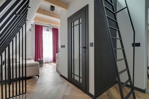 Deluxe-Apartment, 2 Schlafzimmer, Klimaanlage | Wohnbereich