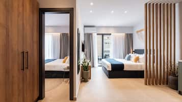 Grand Apartment, 2 Queen Beds | Laptop workspace, blackout curtains, soundproofing, travel cot