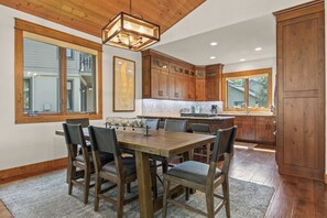 Dining - Walk to Bus Stop |Private |Single Family Home | Private Garage (Steamboat Springs)