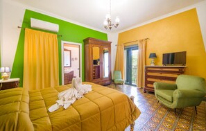 Iron/ironing board, travel crib, free WiFi, bed sheets