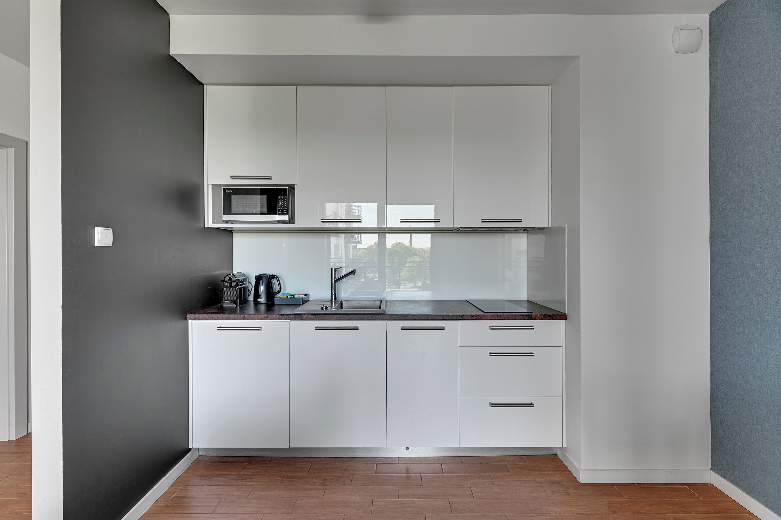Deluxe Apartment, Balcony, River View | Private kitchenette