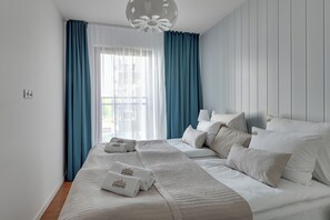 Apartemen Deluks, balkon, pemandangan sungai | Area keluarga | TV layar datar