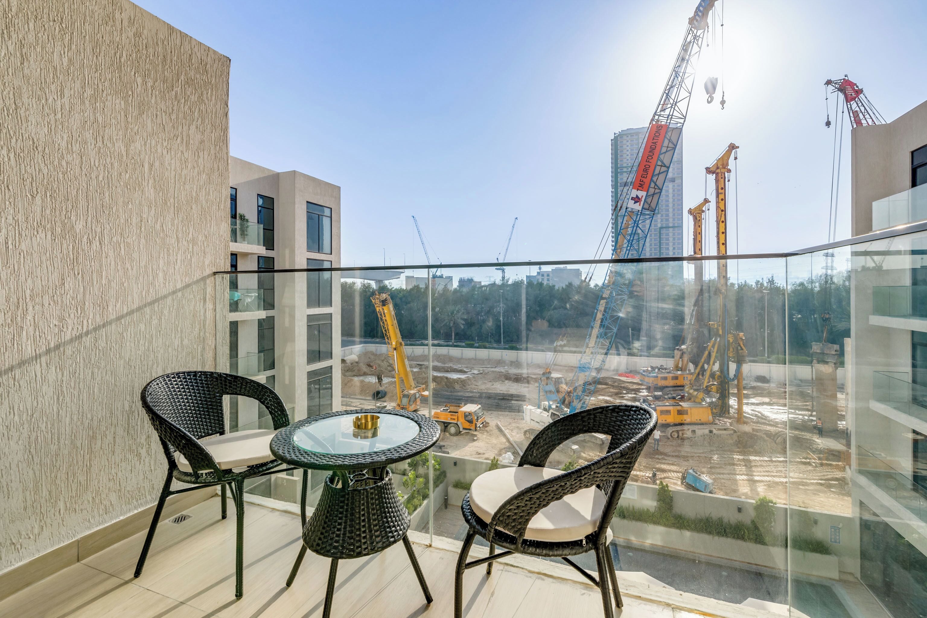 Studio Deluxe, 1 grand lit et 1 canapé-lit, balcon, vue ville | Vue de la chambre