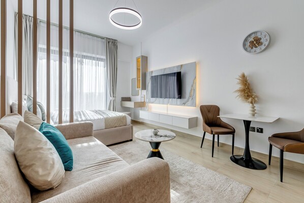Deluxe Studio, 1 Queen Bed with Sofa bed, Balcony, City View