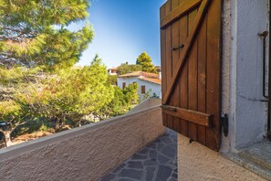 Exterior detail - Holiday Home 'Stefano' with Sea View, Private Terrace and Wi-Fi (golfo aranci)