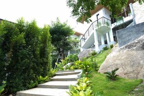 المنشأة من الخارج