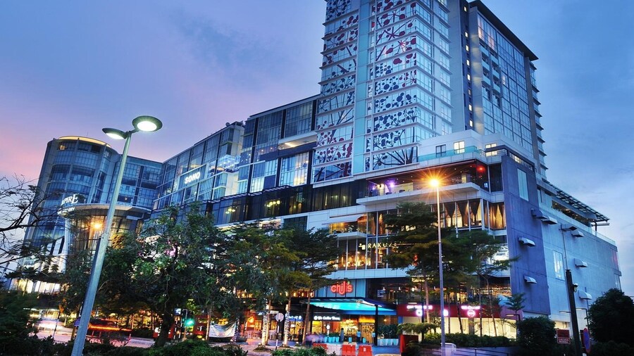 Capital O Empire Hotel Subang