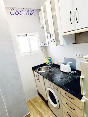 Leilighet, 1 soverom, røyk, balkong | Klesvask