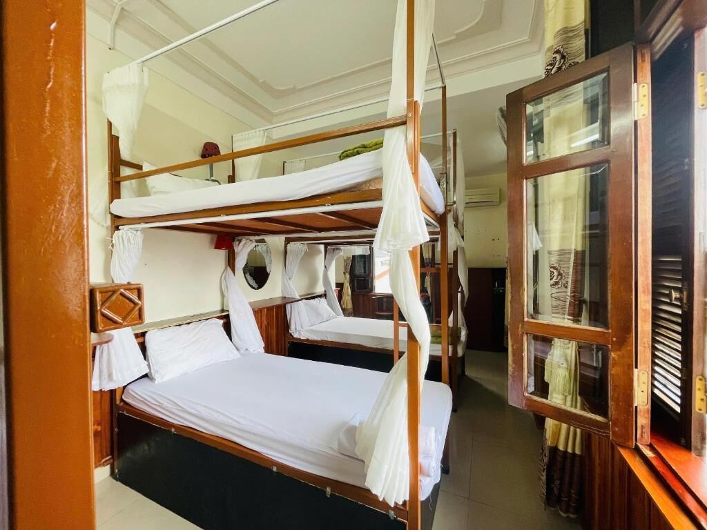 Iron/ironing board, free WiFi