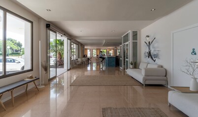 BAY HOTEL