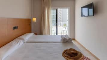 Blackout drapes, free WiFi