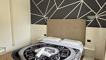Double Room, Balcony, Garden View | Private kitchen