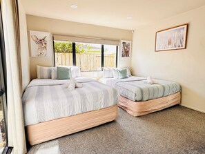 5 habitaciones, tabla de planchar con plancha, internet y ropa de cama 