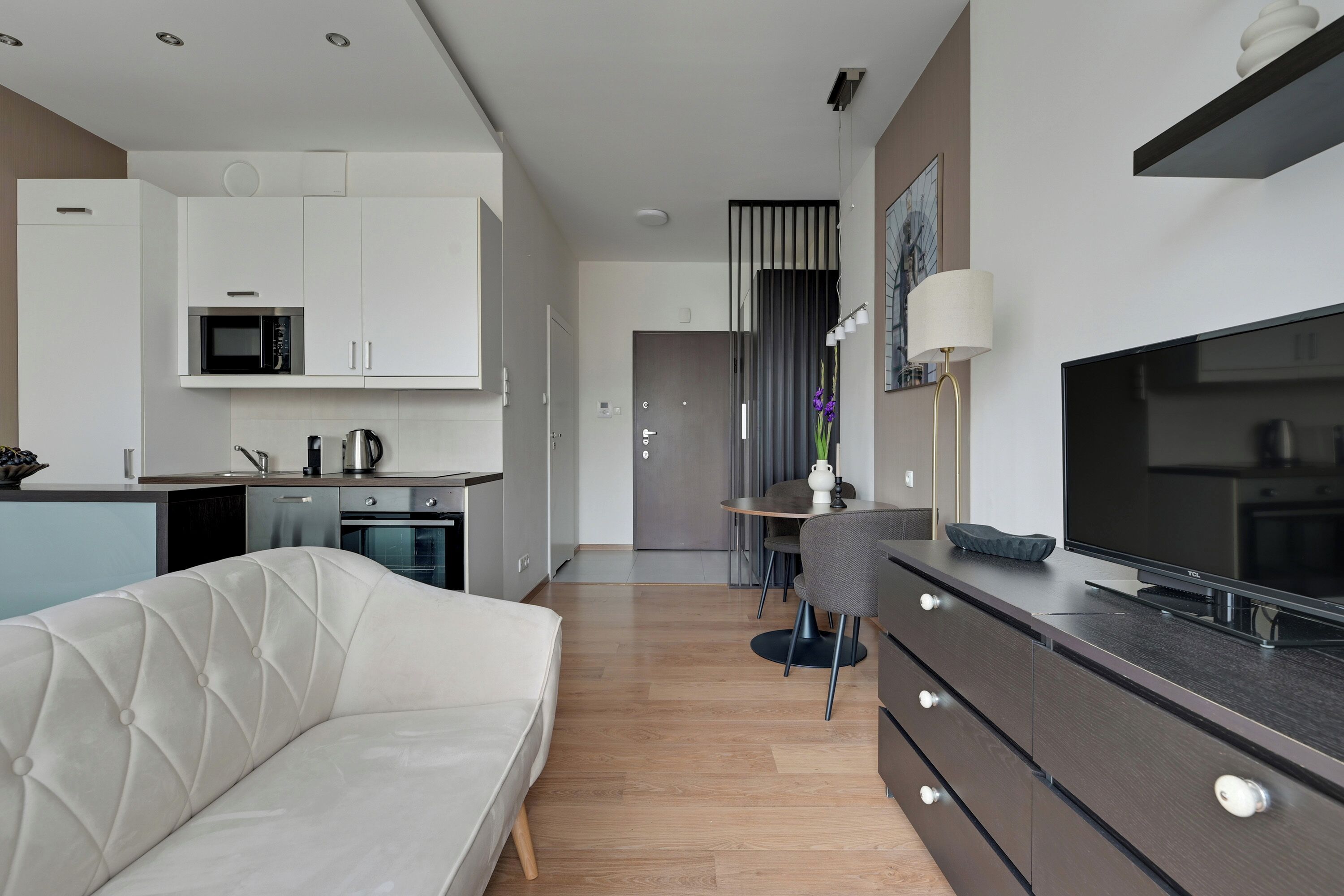 Deluxe Studio, Balcony, Courtyard View | Ruang tamu | TV skrin rata 