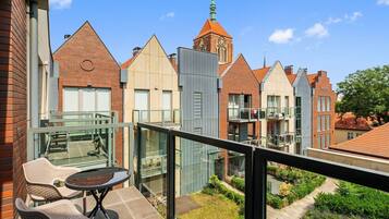Deluxe Studio, Balcony, Courtyard View | Balcony