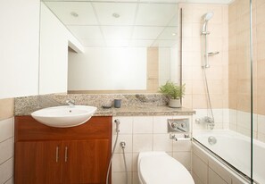 Doccia, asciugacapelli, bidet, asciugamani