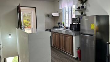 Apartment, 3 Bedrooms, Balcony, Garden View | Interior