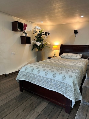 LÀgenhet - 3 sovrum - balkong - utsikt mot trÀdgÄrden | 3 sovrum