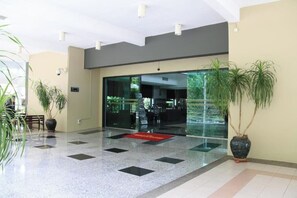 Quầy tiếp tân