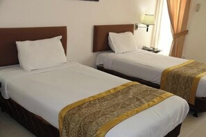 Phòng 2 giường đơn Tiêu chuẩn, quang cảnh vườn | Bàn, truy cập Internet không dây miễn phí 