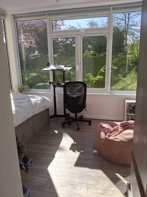 2 chambres, fer et planche Ă repasser, Wi-Fi, literie fournie