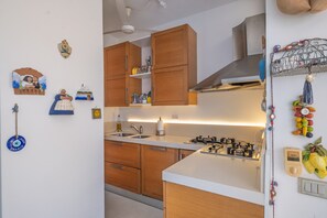 Fridge, microwave, oven, stovetop - Sea View Terrace - Santa Caterina di Nardò (Nardò)