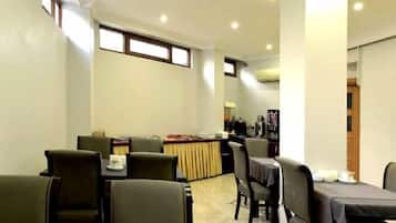 Petit déjeuner buffet compris tous les jours