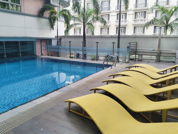 Kolam renang outdoor