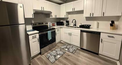 7 min to Doak Stadium 5 Min from Airport NEWLY renovated house!