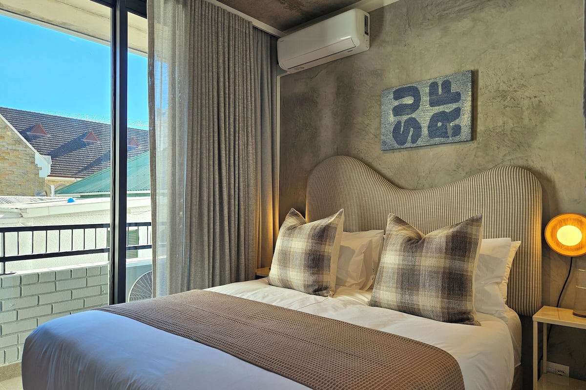 Two Bedroom | In-room safe, laptop workspace, iron/ironing board, travel crib