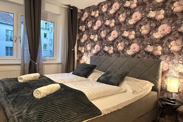 واي فاي وملاءات أسرّة