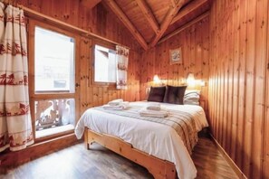 4 bedrooms, WiFi, bed sheets