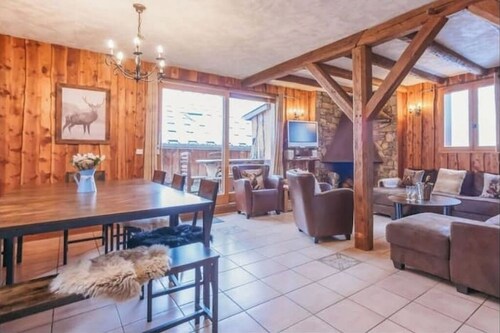 Chalet de 4 chambres avec jacuzzi et sauna