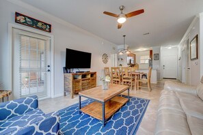 TV, offices - Family condo w/ resort access near the parks (Davenport)