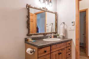 淋浴設備、風筒、提供毛巾