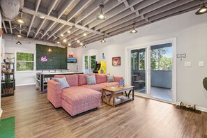 Téléviseur connecté, foyer, jeux vidéo, bureau