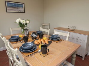 Dining - 6 Gravel Hill (King's Lynn)