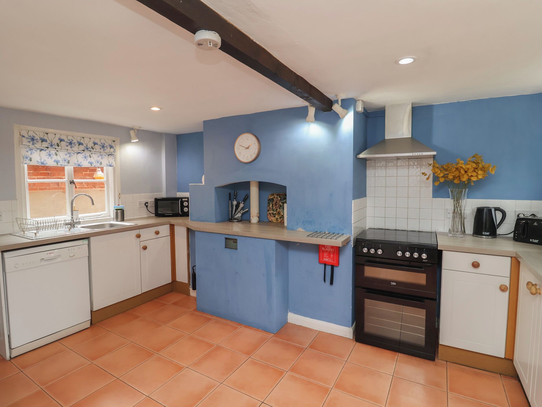 Dishwasher, cookware/dishes/utensils