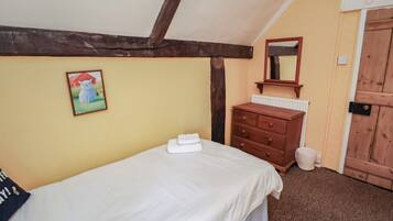 3 bedrooms, individually decorated, individually furnished, free WiFi