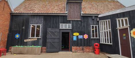 บริเวณภายนอก