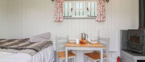 1 개의 침실, 각각 다른 스타일의 인테리어, 각각 다르게 가구 비치, 무료 WiFi