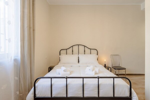 1 bedroom, iron/ironing board, travel crib